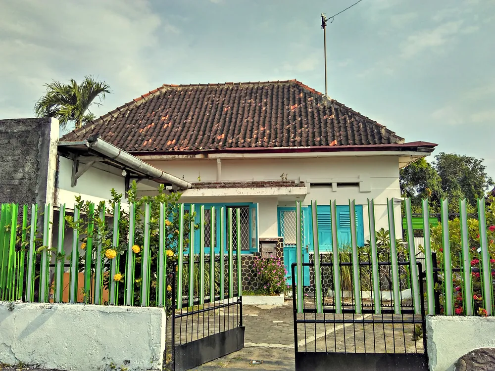 Bausasran House